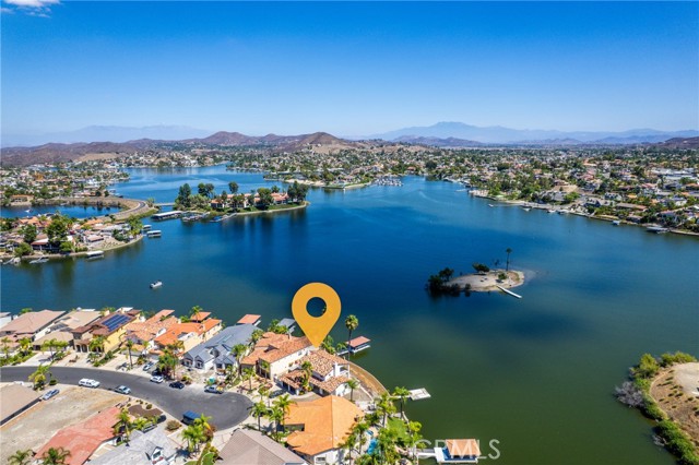 21998 Strawberry Lane, Canyon Lake CA: https://media.crmls.org/medias/172d529a-6916-407b-ae97-0eea90b278e8.jpg