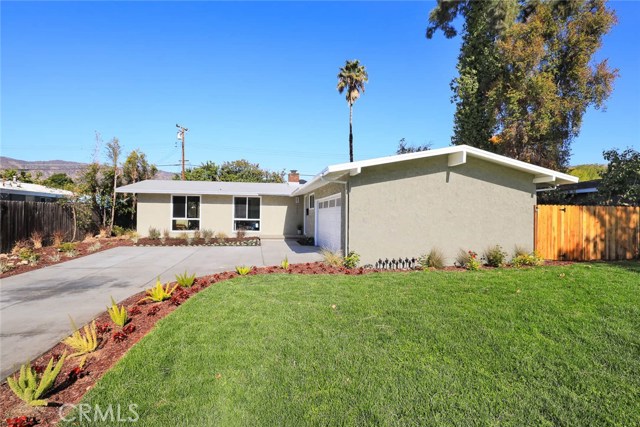 1025 E Walnut Ave, Glendora, CA 91741