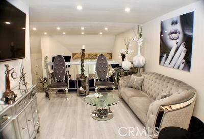 Detail Gallery Image 2 of 19 For 21015 Gresham, Canoga Park,  CA 91304 - 3 Beds | 2/1 Baths