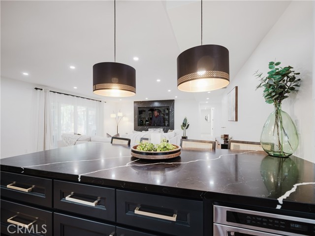 23664 Community Street, West Hills CA: https://media.crmls.org/medias/172e2759-8b68-4f34-b6c2-5fad0d6d3679.jpg