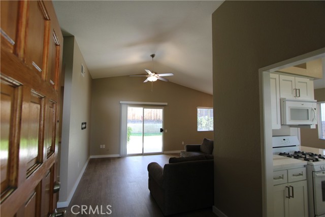 Detail Gallery Image 3 of 22 For 1238 Darlene Ct, Redlands,  CA 92374 - 2 Beds | 2 Baths