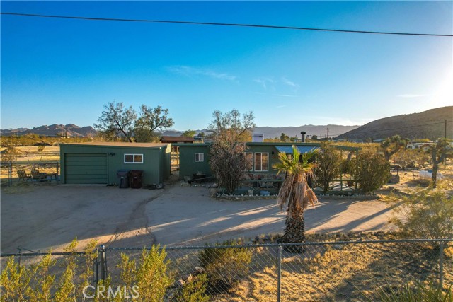 Detail Gallery Image 4 of 74 For 62205 Jericho Way, Joshua Tree,  CA 92252 - 2 Beds | 1 Baths