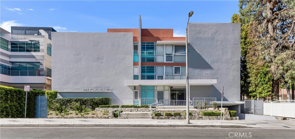 4807 Woodley Avenue #208