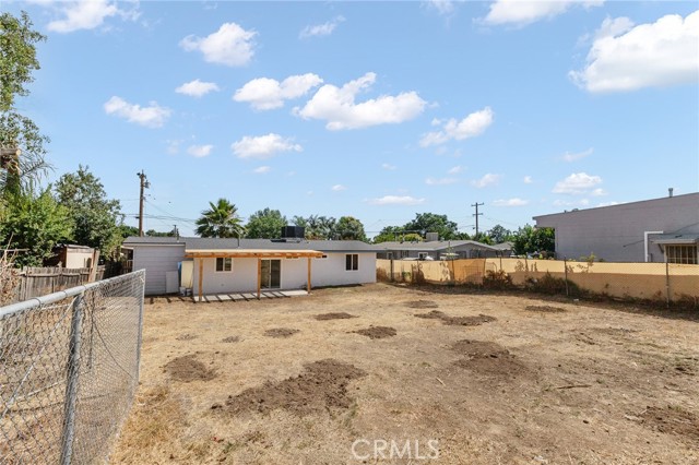 530 E 3rd Street, Rialto CA: https://media.crmls.org/medias/172f8809-c513-4ae6-805c-b7420d6830c1.jpg