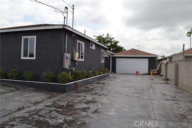11068 Penrose, Sun Valley CA: https://media.crmls.org/medias/17300e4c-24f1-4f6a-a7a0-b1e2e6cfc1b5.jpg