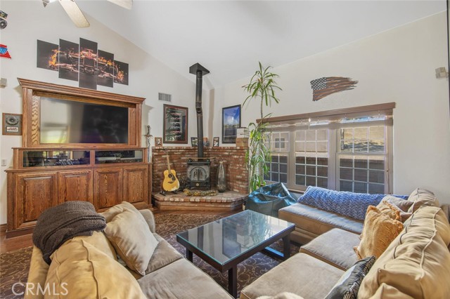 Detail Gallery Image 11 of 59 For 11551 Lonesome Valley, Leona Valley,  CA 93551 - 3 Beds | 2 Baths