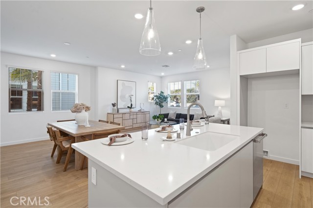 Detail Gallery Image 13 of 36 For 2352 Channel Drive #101,  Ventura,  CA 93003 - 4 Beds | 2/1 Baths