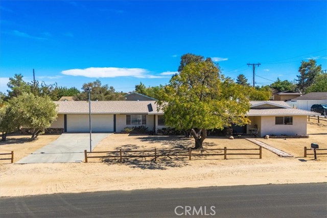 Detail Gallery Image 1 of 60 For 6919 Lennox Ave, Yucca Valley,  CA 92284 - 3 Beds | 2 Baths