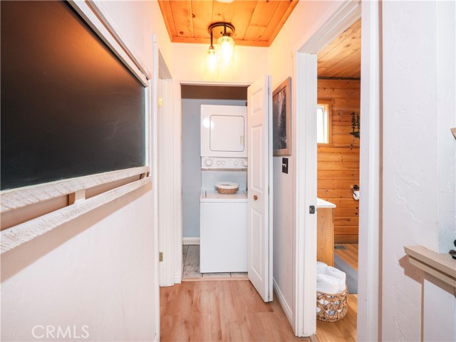 Detail Gallery Image 23 of 46 For 108 E Rainbow Bld, Big Bear City,  CA 92314 - 4 Beds | 1/1 Baths