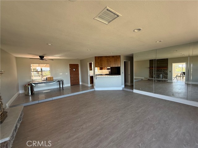 Detail Gallery Image 5 of 31 For 36326 32nd St, Palmdale,  CA 93550 - 4 Beds | 3 Baths