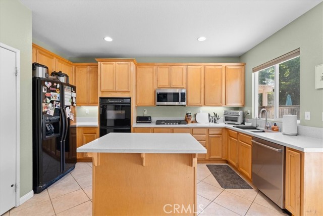 11868 Bunker Hill Drive, Rancho Cucamonga CA: https://media.crmls.org/medias/1732f608-cd54-4e61-b500-e481825882c6.jpg