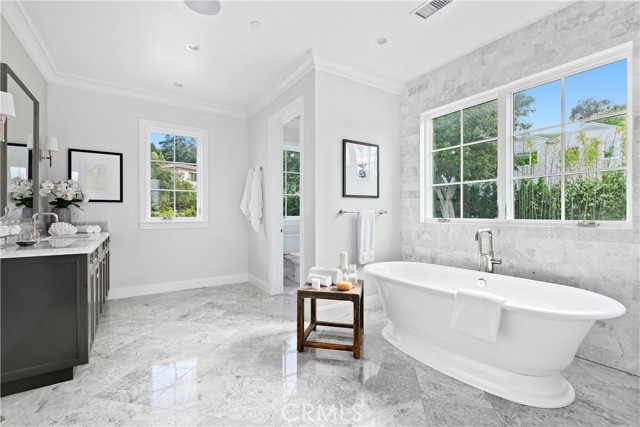 Detail Gallery Image 43 of 56 For 4509 Noeline Ave, Encino,  CA 91436 - 6 Beds | 6/1 Baths