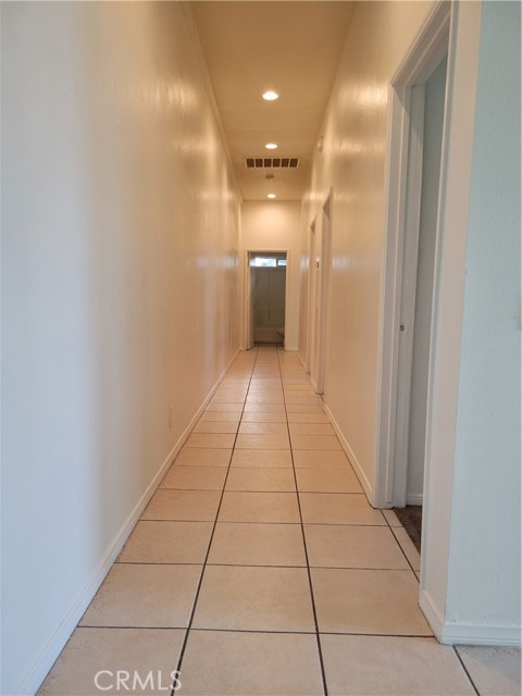 6446 Palm View Avenue, 29 Palms CA: https://media.crmls.org/medias/1734185a-1f40-45ce-afcd-76e0c3c68e87.jpg