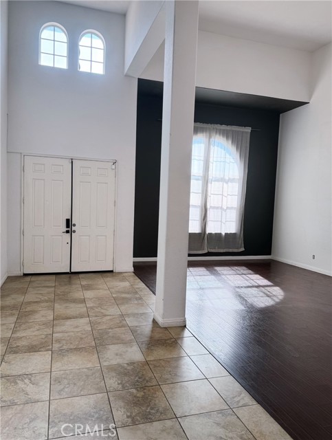 Detail Gallery Image 2 of 18 For 5771 Cairo Ct, Corona,  CA 92880 - 5 Beds | 3/1 Baths