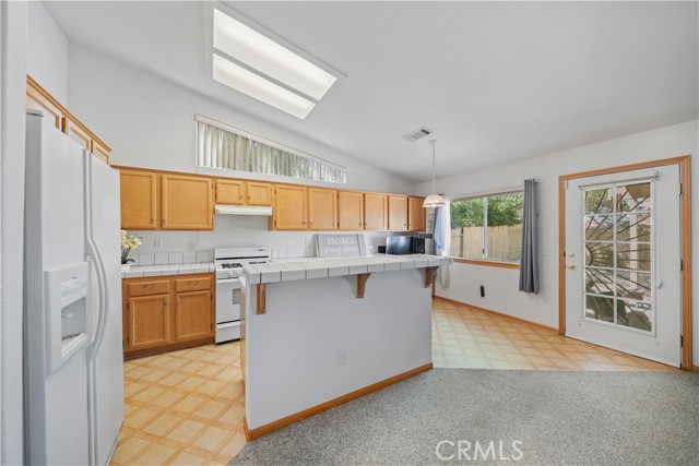 12994 High Vista st, Victorville CA: https://media.crmls.org/medias/1734d9ff-088e-489a-8d7b-ad289b8d412e.jpg