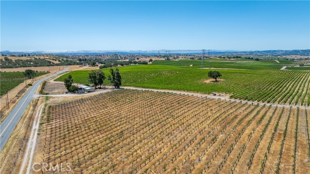 4950 Union Rd, Paso Robles CA: https://media.crmls.org/medias/1735d555-646e-4b38-9315-e8a2f3386df4.jpg