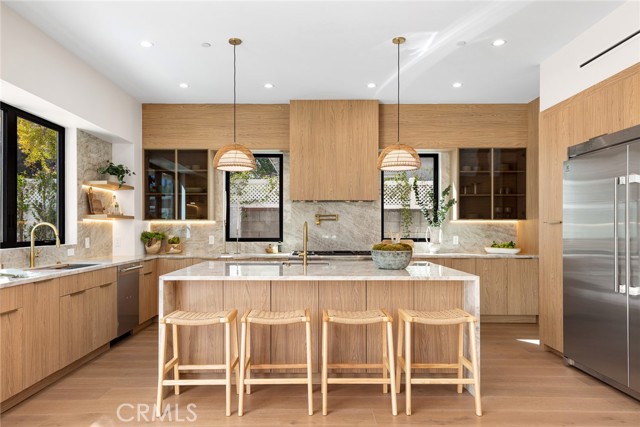 22640 Clarendon Street, Woodland Hills CA: https://media.crmls.org/medias/173697f8-3cb3-49c5-a955-1fa2830e7c42.jpg