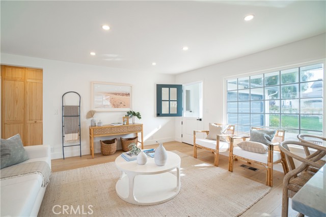 Detail Gallery Image 15 of 51 For 2305 Hill Ln, Redondo Beach,  CA 90278 - 4 Beds | 2/1 Baths