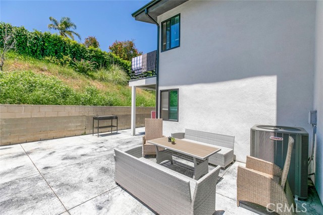 Detail Gallery Image 27 of 38 For 17465 Tuscan Dr, Granada Hills,  CA 91344 - 4 Beds | 3 Baths