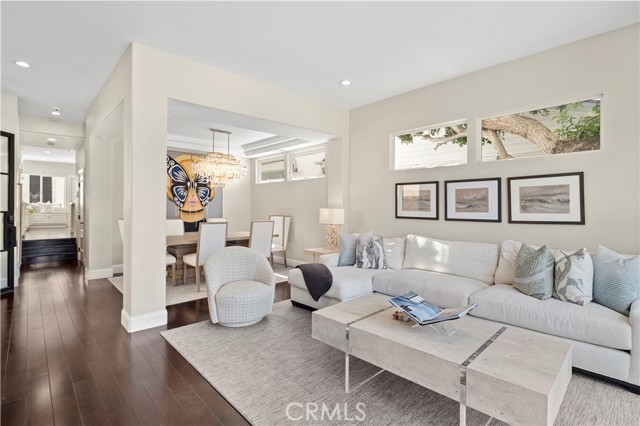 412 Poinsettia Avenue, Corona del Mar CA: https://media.crmls.org/medias/1737466a-80dc-47f8-accc-0d550d21614a.jpg