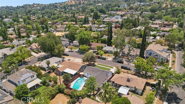 18257 Palora Street, Tarzana CA: https://media.crmls.org/medias/1737a1b0-08c0-4817-ae10-e4da68faca5b.jpg