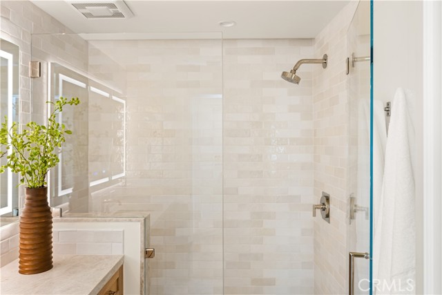 2134 Orange Avenue, Costa Mesa CA: https://media.crmls.org/medias/173860e3-b6f5-43f2-92a3-851c4fa3e2bd.jpg
