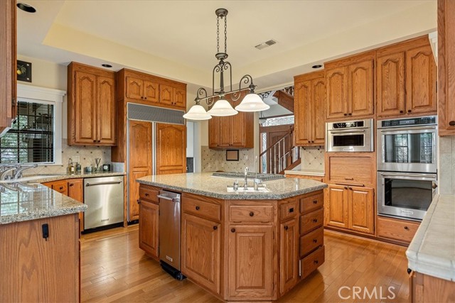 Detail Gallery Image 16 of 74 For 490 Bay View Ct, Lake Arrowhead,  CA 92352 - 5 Beds | 6/1 Baths