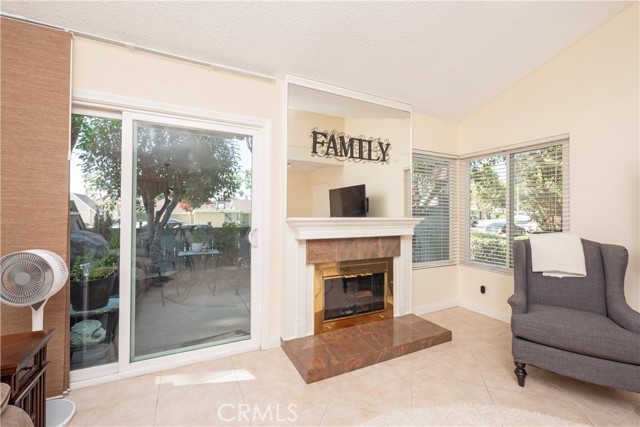 Detail Gallery Image 3 of 39 For 1931 E Yale St, Ontario,  CA 91764 - 3 Beds | 2/1 Baths