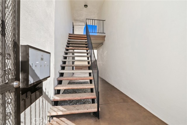 Detail Gallery Image 11 of 37 For 10730 Burin Ave, Inglewood,  CA 90304 - – Beds | – Baths