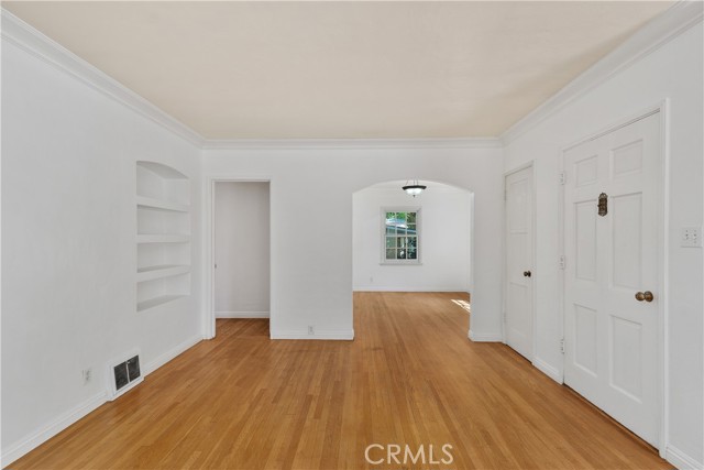 Detail Gallery Image 9 of 35 For 3159 Redwood, Riverside,  CA 92501 - 3 Beds | 2 Baths