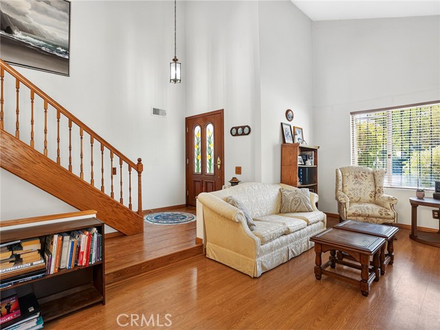 10634 Deering Avenue photo 17