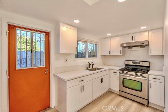 Detail Gallery Image 3 of 12 For 301 E Riggin St, Monterey Park,  CA 91755 - 4 Beds | 3 Baths