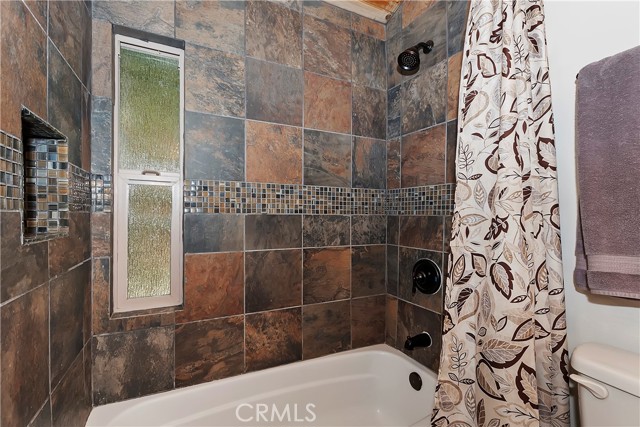 Detail Gallery Image 28 of 52 For 27488 Cedarwood Ct, Lake Arrowhead,  CA 92352 - 3 Beds | 3 Baths