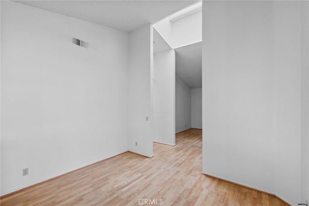 https://media.crmls.org/medias/173b2459-c4bb-47da-8697-8006599111e5.jpg?preset=X-Large