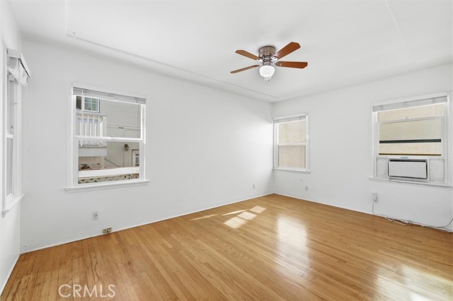 315 33rd, Manhattan Beach, California 90266, 2 Bedrooms Bedrooms, 0 ,2 BathroomsBathrooms,Residential,For Sale,33rd,0,SB26105539