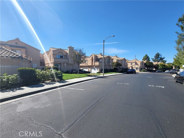 18832 Vista Del Canon # F, Newhall (santa Clarita), California 91321, 2 Bedrooms Bedrooms, ,1 BathroomBathrooms,Residential,For Sale,18832 Vista Del Canon # F,CRSR24203990