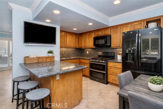 Detail Gallery Image 2 of 22 For 4345 W 154th #10,  Lawndale,  CA 90260 - 2 Beds | 2 Baths