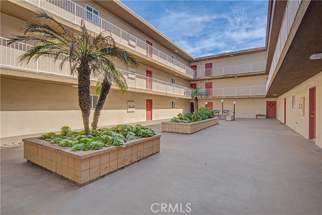 Detail Gallery Image 19 of 30 For 15 15th #22,  Hermosa Beach,  CA 90254 - 2 Beds | 2 Baths