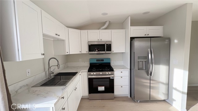 Detail Gallery Image 22 of 23 For 314 South Broadway, Santa Ana,  CA 92701 - 3 Beds | 2 Baths