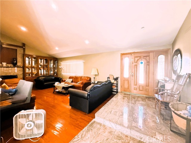 Detail Gallery Image 4 of 35 For 2302 8th St, La Verne,  CA 91750 - 7 Beds | 4 Baths