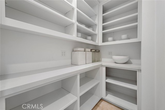 166 Villa Rdg, Irvine CA: https://media.crmls.org/medias/173cb3be-1f3c-4dfe-8413-321710573611.jpg