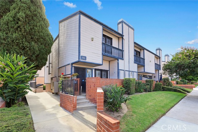 Detail Gallery Image 3 of 44 For 513 N Chandler Ave #E,  Monterey Park,  CA 91754 - 3 Beds | 2/1 Baths