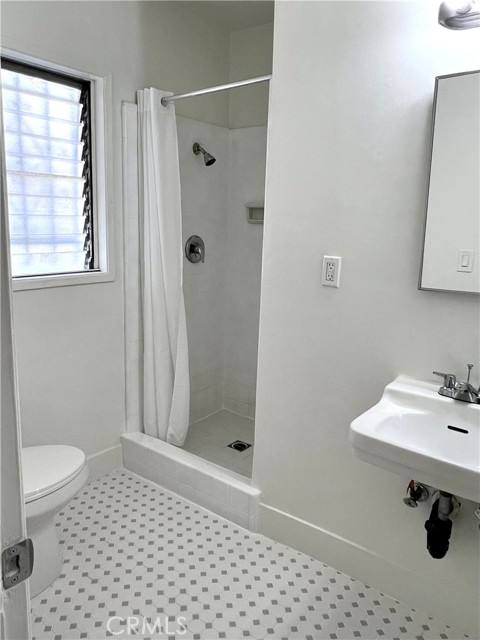 859 S Shenandoah Street, Los Angeles CA: https://media.crmls.org/medias/173d70be-abb0-4ffd-abd1-5c42dac8f6c5.jpg