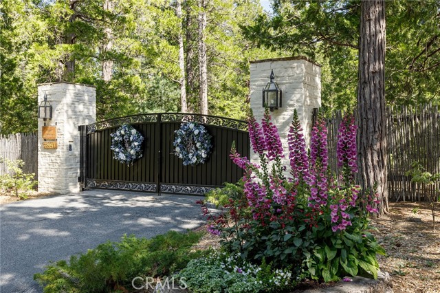 Detail Gallery Image 7 of 75 For 28641 North Shore Rd, Lake Arrowhead,  CA 92352 - 14 Beds | 11/1 Baths