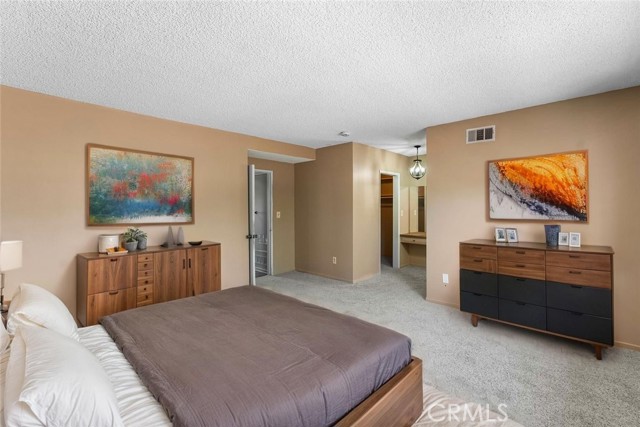 9946 Ruffner Avenue, North Hills CA: https://media.crmls.org/medias/173e0fc6-ca84-4c2c-a528-c5ae69eed0c4.jpg