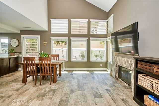 19 Las Cruces, Irvine CA: https://media.crmls.org/medias/173e12aa-86f3-49ca-ba83-9d4aa7fc44fa.jpg