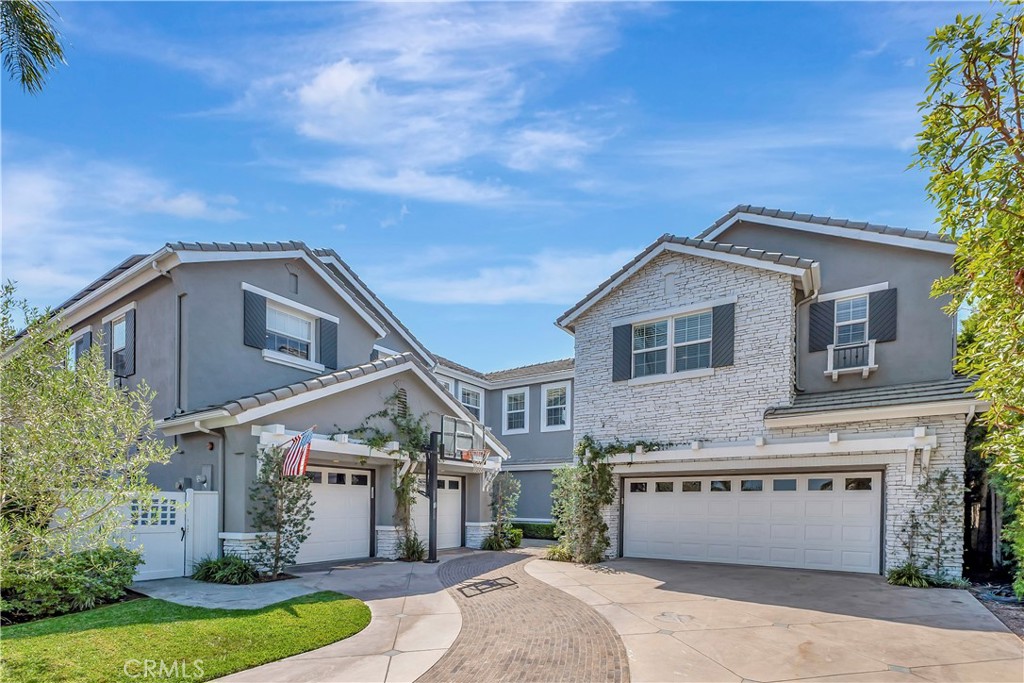 19635 Larchmont Circle