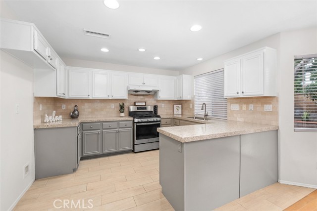 Detail Gallery Image 14 of 39 For 50 Linhaven, Irvine,  CA 92602 - 4 Beds | 2/1 Baths