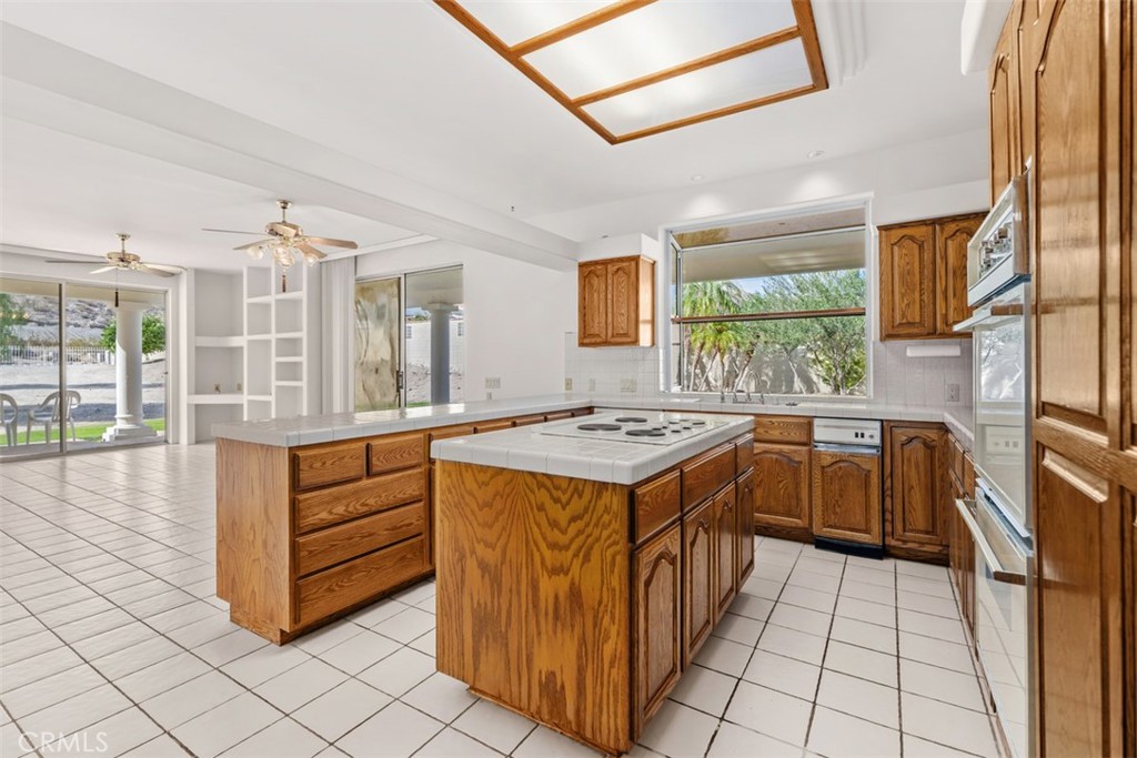 MLS #OC25226262 image #12