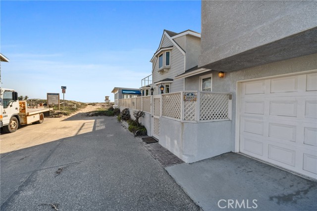 16685 S Pacific Avenue, Sunset Beach CA: https://media.crmls.org/medias/174008f1-e1fc-4db3-a927-a25e72b04694.jpg